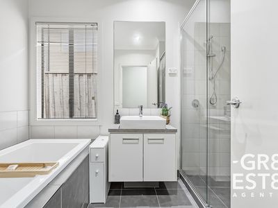 8 John Russell road, Cranbourne West