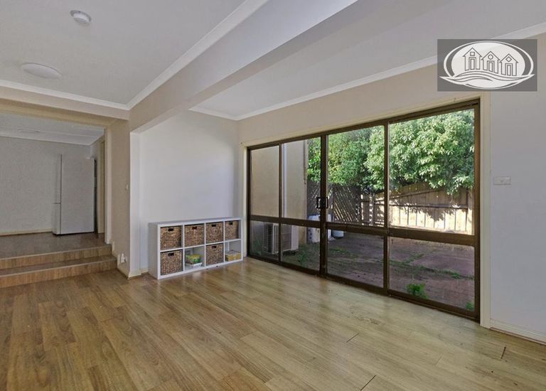 273 Hanlon Parade, Portland