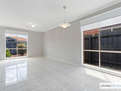 27 Fiona Court, Werribee