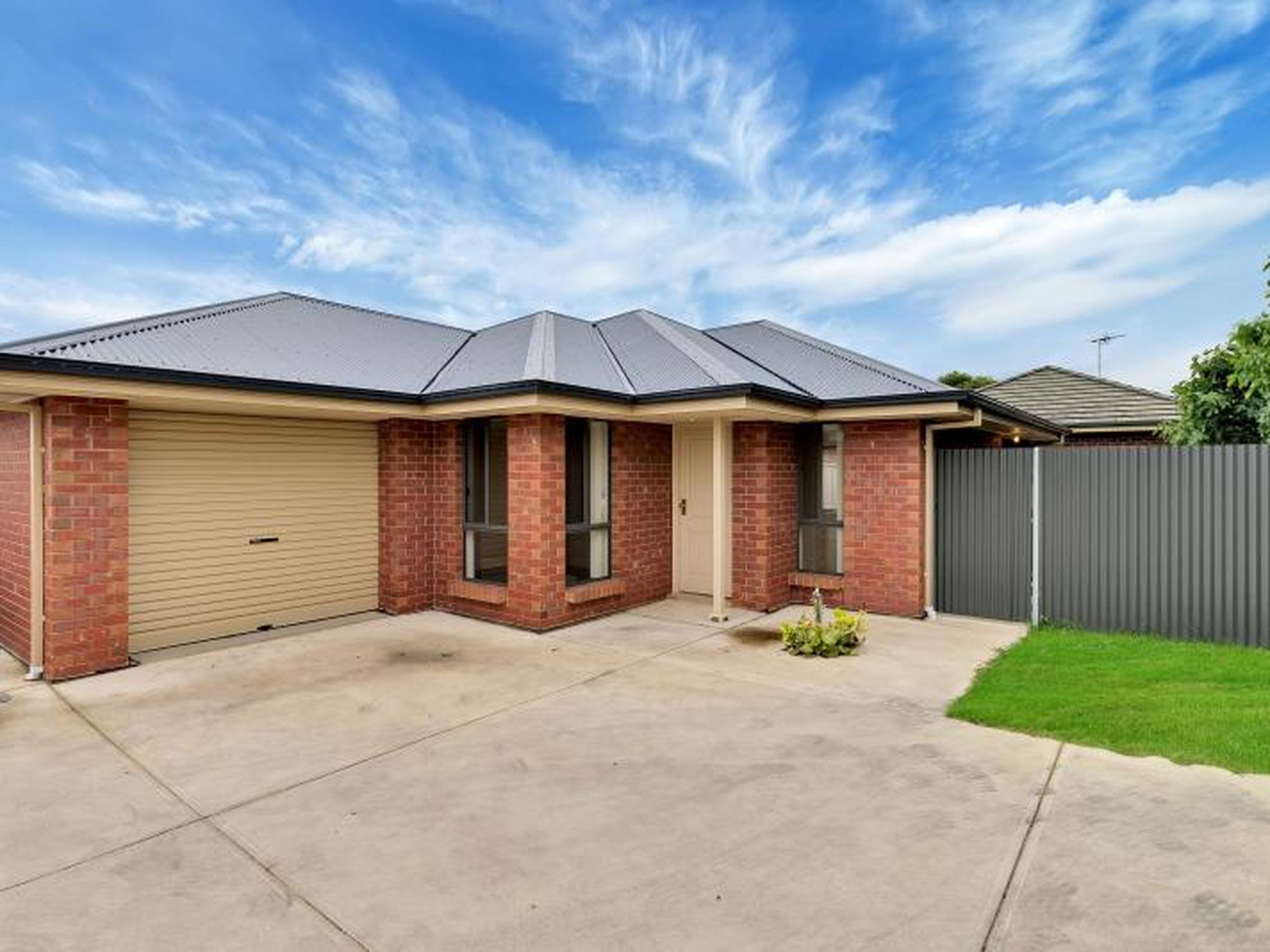 2 / 54 Trimmer Parade, Woodville West