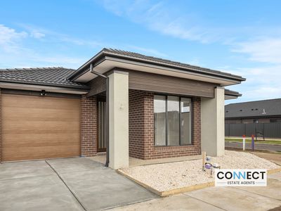 24 California Street, Clyde