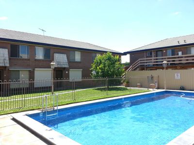 15 / 10 Hallett Avenue, Tranmere