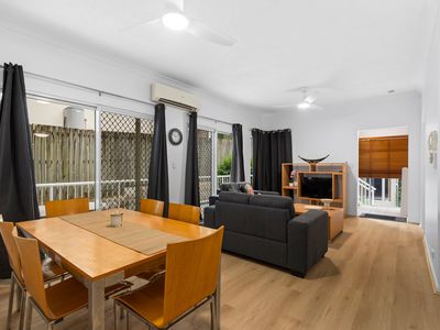 1 / 105 Sir Fred Schonell Drive, St Lucia