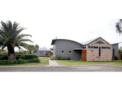 14 Velthuis Drive, Horsham