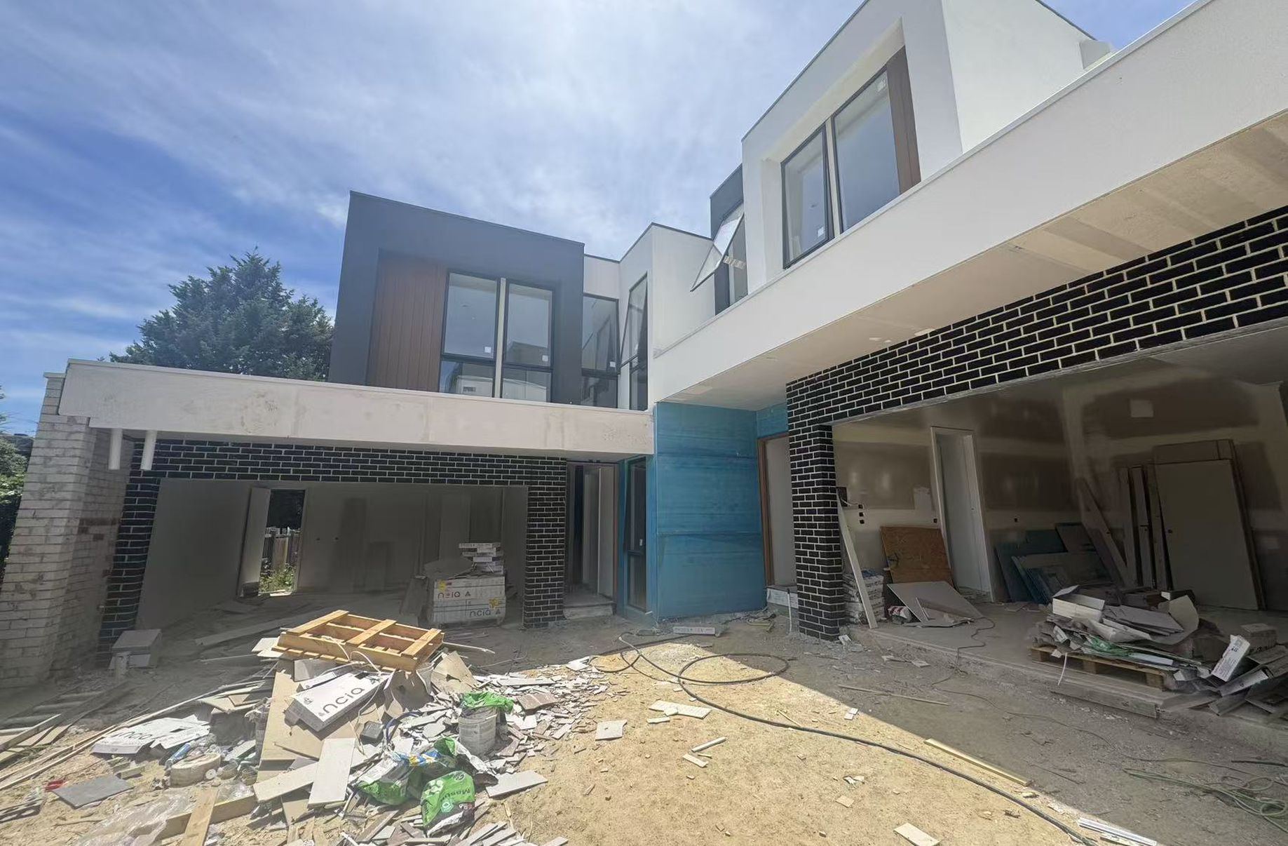 2 / 13 Greendale Road, Doncaster East