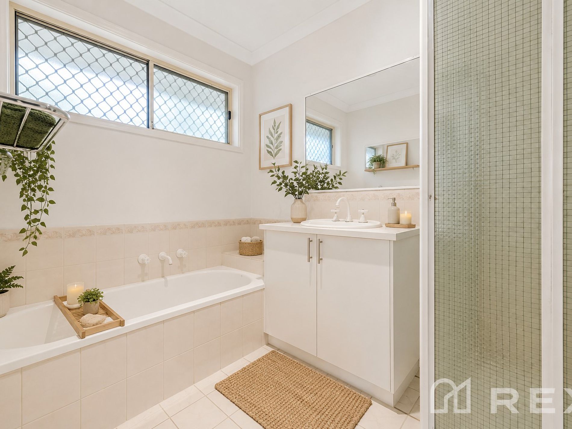 60 Hamilton Drive, Cranbourne North