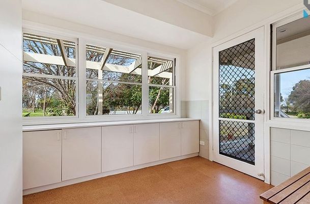 115 St Johns Road, Oaklands Junction
