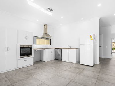 8C Stanmore Ct, Lynwood