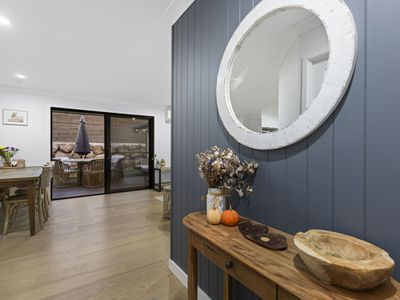 5 Eggleton Place, Wakerley