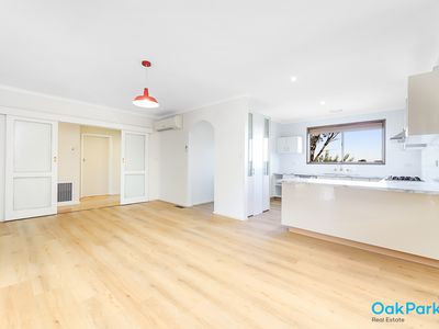 81 New Road, Oak Park