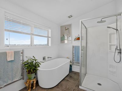 1/64 Seaview Road, Castor Bay