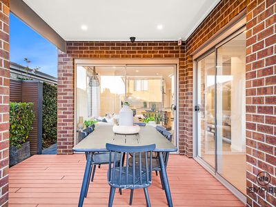 47 Centenary Boulevard, Officer South