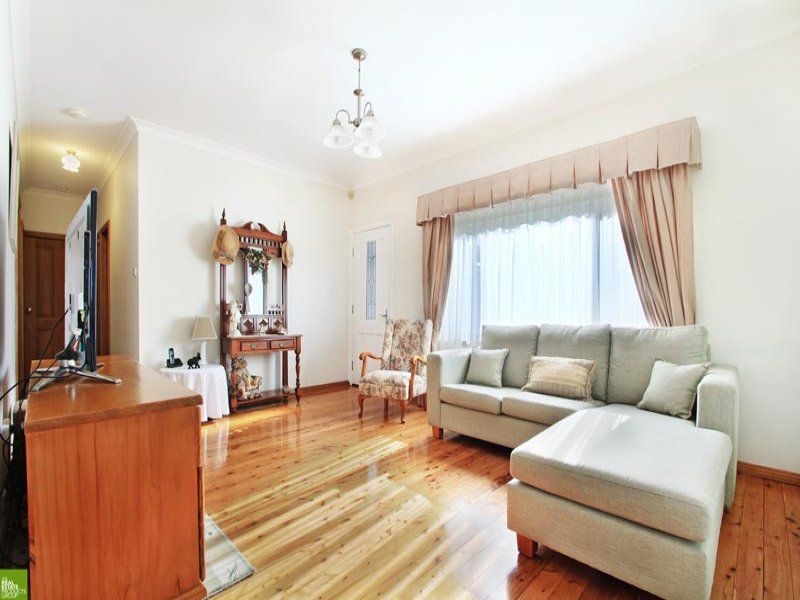 77 Mirrabooka Road, Lake Heights