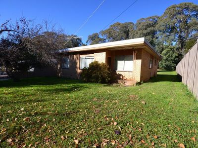 54 St Bernard Drive, Tawonga South