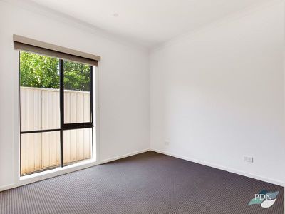 2 / 13 Edgar Street, Werribee