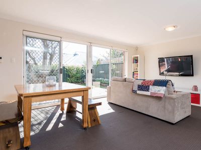 3/30 Albemarle Street, Scarborough