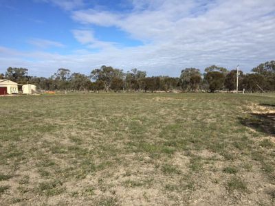 6511 Swan Hill Road, Moulamein