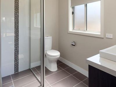 2 / 365 MACAULEY STREET , South Albury