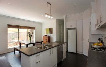 16 Lyle Avenue, Beaconsfield