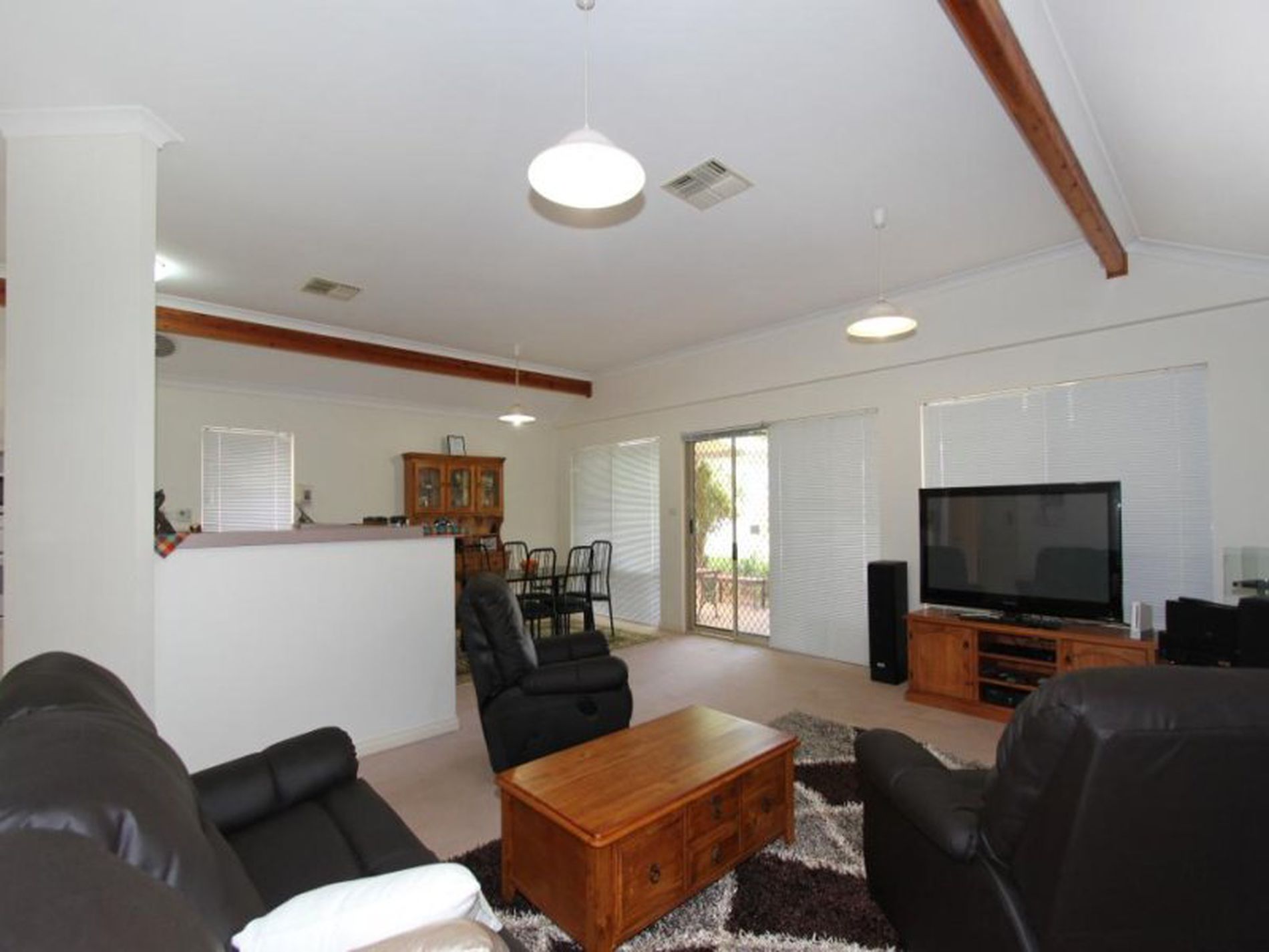 15B Riverina Way, Hannans