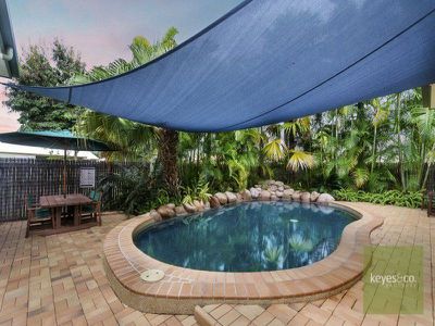 10 Westminster Mews, Douglas