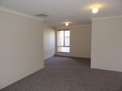 B / 8 Flora Gardens, Alexander Heights