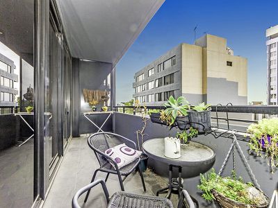 417 / 74 Queens Road, Melbourne