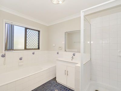 11 Green Way, Rochedale South