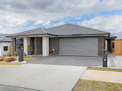 4 Courtney Loop, Oran Park