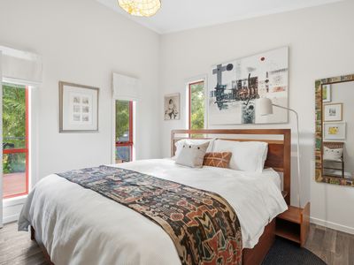 9 Glovers Road, Deep Bay