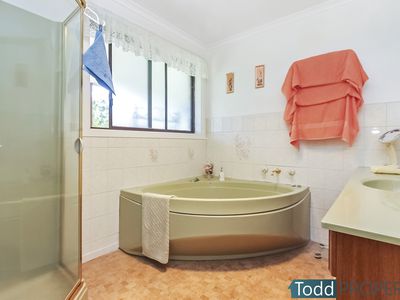 10 Shakespere Street, Heathcote