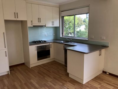 1 / 12 Woodvale Grove, Essendon
