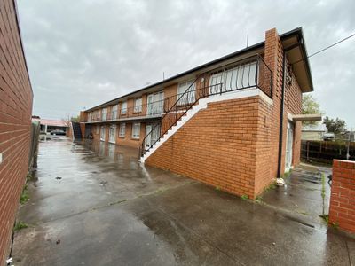 2/55 Swan Street, Footscray
