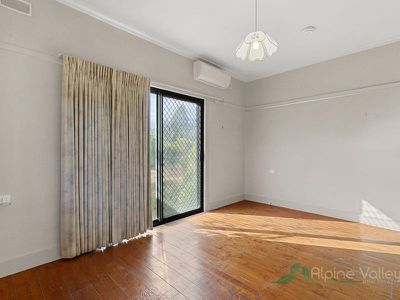 26 Lakeside Avenue, Mount Beauty