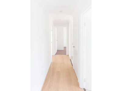 302 Peelwood Parade, Halls Head