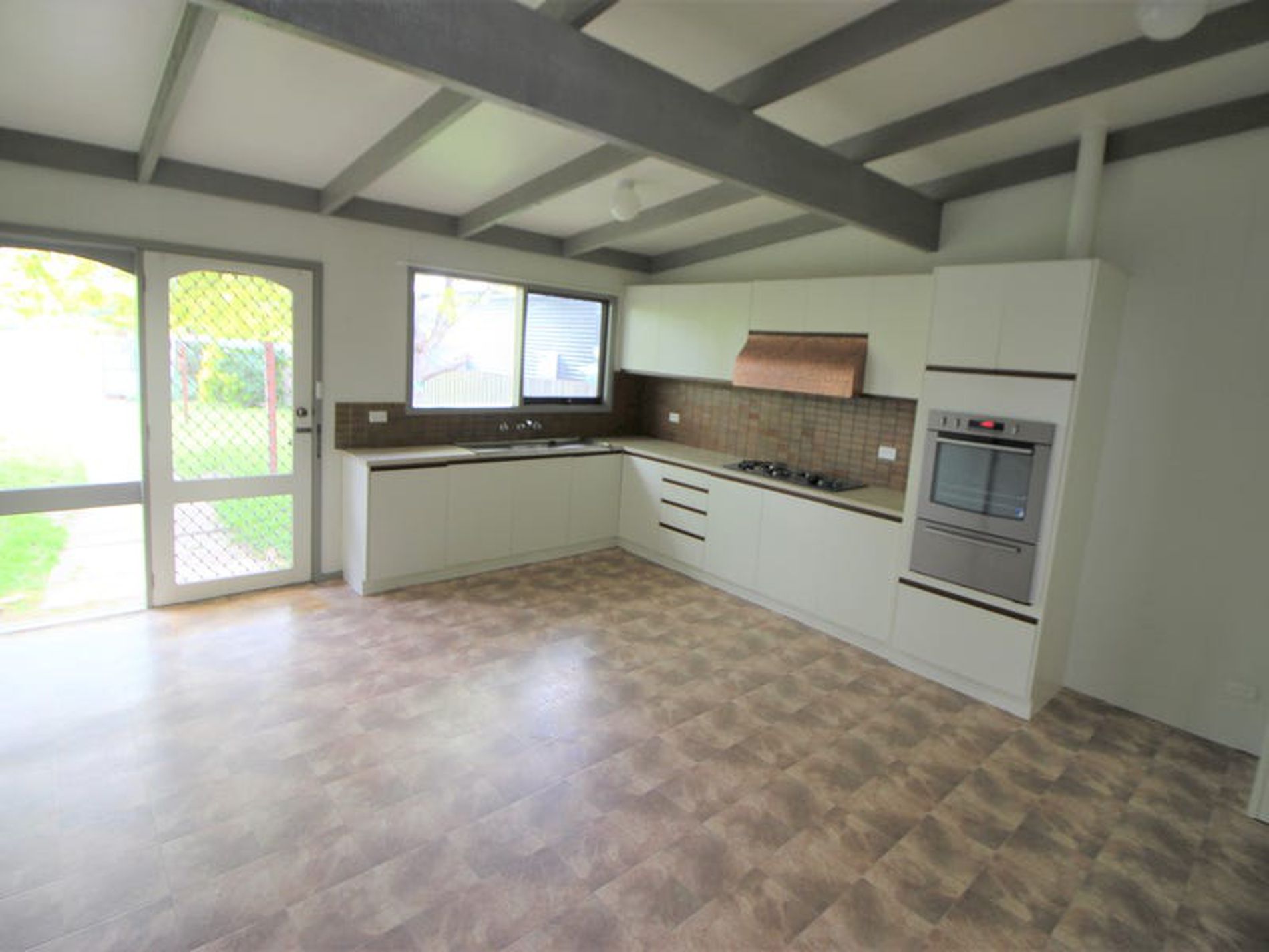 18 Lawton Avenue, Geelong West