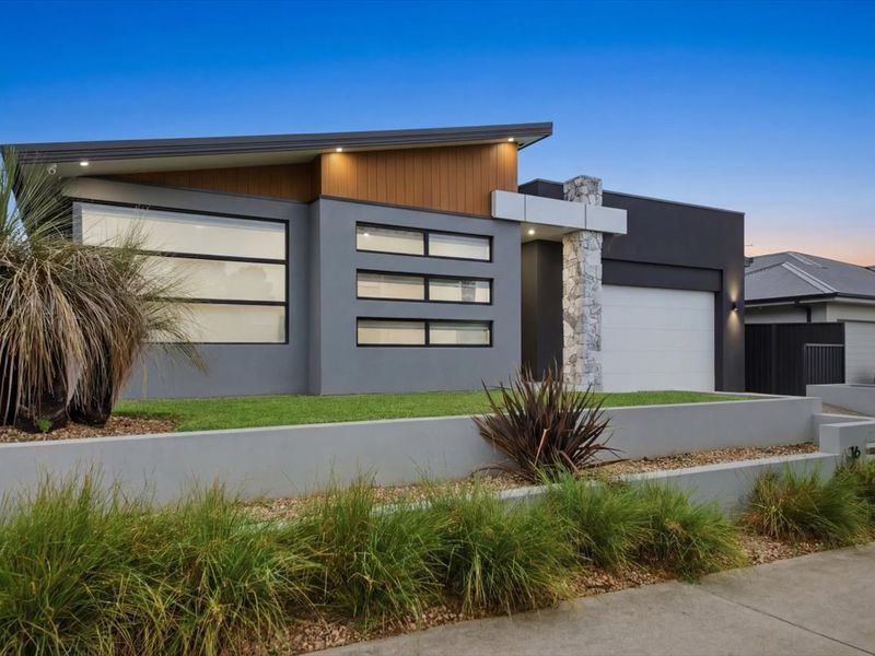 36 Roy Crescent, Thirlmere