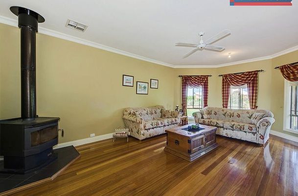 6 Peregrine Road, Oaklands Junction
