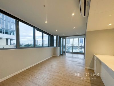 305 / 7 Half Street, Wentworth Point