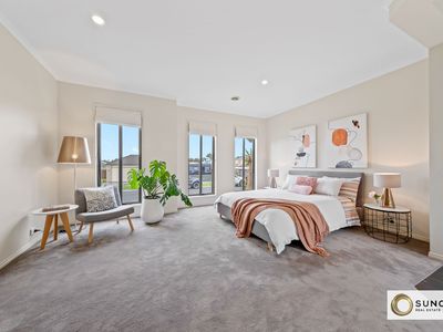 14 Meribel Way, Lynbrook