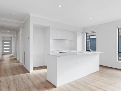 16 Chance Way, Clyde North