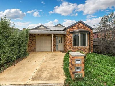 15 Cootamundra Court, Werribee