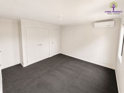 33 / 39 Astley Crescent, Point Cook