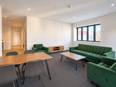 3 / 1 Queens Gardens, City Centre