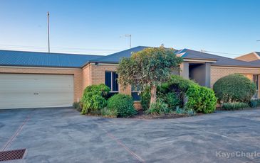 6 / 2-4 Bluehills Boulevard, Pakenham