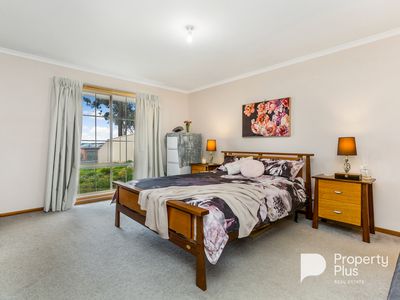 8 Timbarra Drive, Golden Square