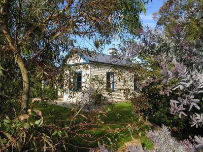8239 Channel Highway, Cradoc