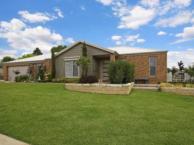 6 Cardiff Dr, Wodonga