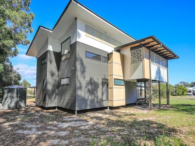 6 WHALE COURT, Woodgate