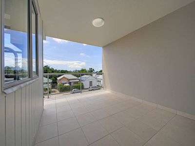 2/54 Yamboyna Street, Manly